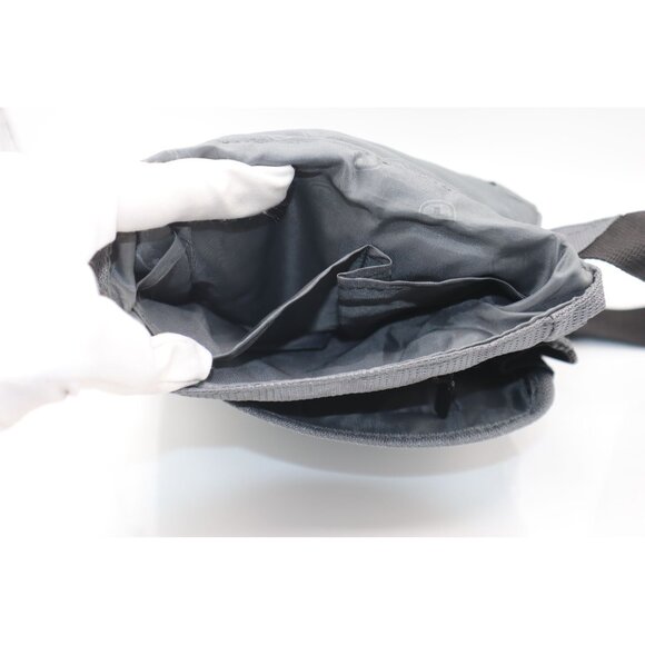 SwissGear Crossbody Bag With Adjustable Strap & Multiple Zipper Compartments - G - Picture 4 of 9